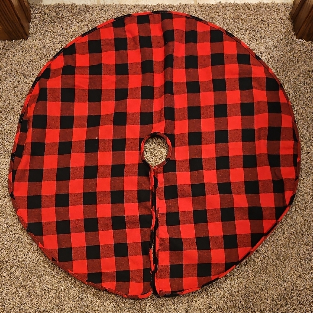 Red and Black Plaid Tree Skirt